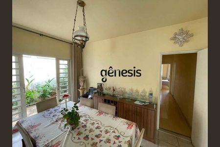 Casa à venda com 3 quartos, 213m² em Betânia, Belo Horizonte