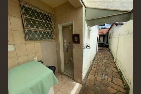 Casa à venda com 213m², 3 quartos e 3 vagas