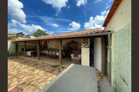 Casa à venda com 3 quartos, 213m² em Betânia, Belo Horizonte