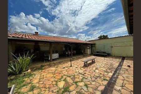 Casa à venda com 3 quartos, 213m² em Betânia, Belo Horizonte