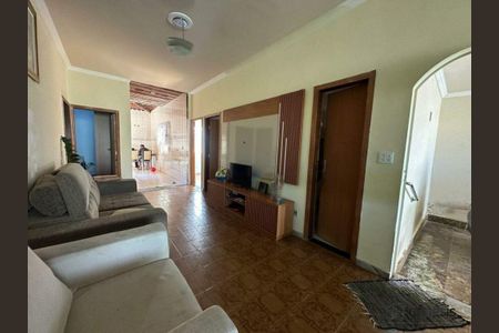 Casa à venda com 4 quartos, 360m² em Milionários, Belo Horizonte