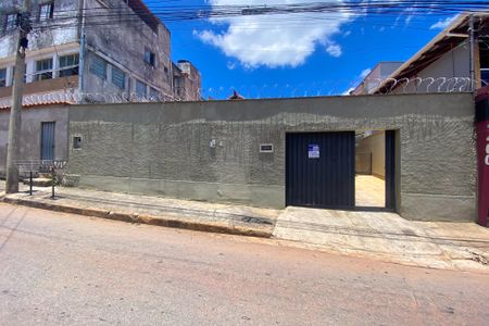 Casa à venda com 360m², 3 quartos e 4 vagasFachada