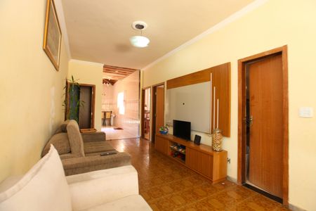 Casa à venda com 360m², 3 quartos e 4 vagasSala