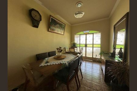 Casa à venda com 4 quartos, 360m² em Milionários, Belo Horizonte