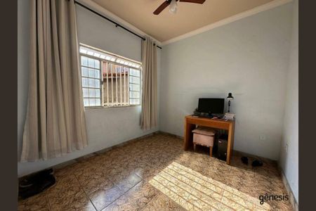 Casa à venda com 4 quartos, 360m² em Milionários, Belo Horizonte