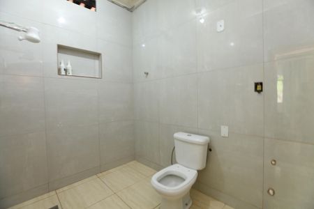Casa à venda com 360m², 3 quartos e 4 vagasBanheiro Social 2