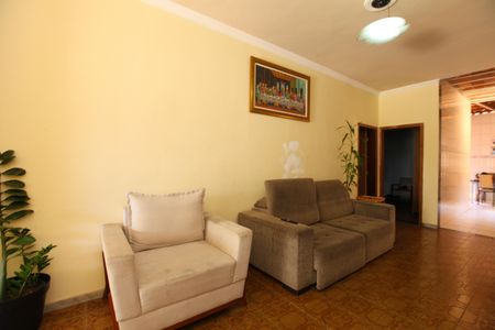 Casa à venda com 360m², 3 quartos e 4 vagasSala