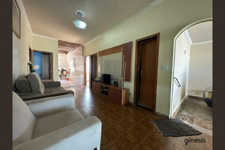 Casa à venda com 4 quartos, 360m² em Milionários, Belo Horizonte