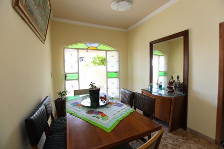 Casa à venda com 360m², 3 quartos e 4 vagasSala