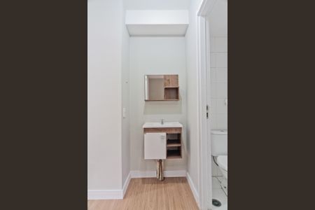 Apartamento para alugar com 43m², 2 quartos e sem vaga Apartamento para alugar com 43m², 2 quartos e sem vagaBanheiro