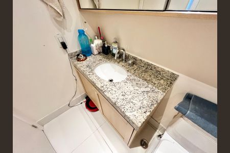 Apartamento para alugar com 64m², 2 quartos e 2 vagasBanheiro da Suíte