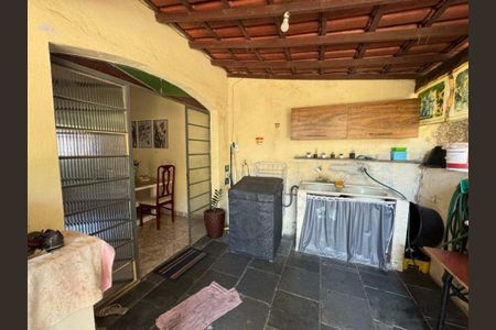 Casa à venda com 6 quartos, 278m² em Estrela do Oriente, Belo Horizonte