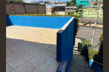 Casa à venda com 236m², 2 quartos e 3 vagas