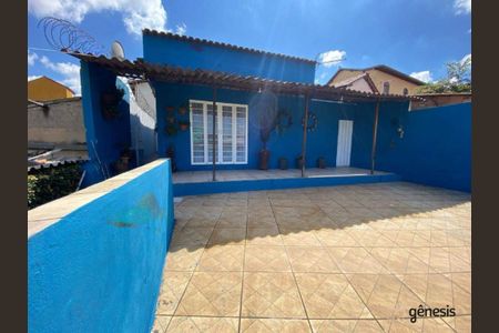 Casa à venda com 236m², 2 quartos e 3 vagas