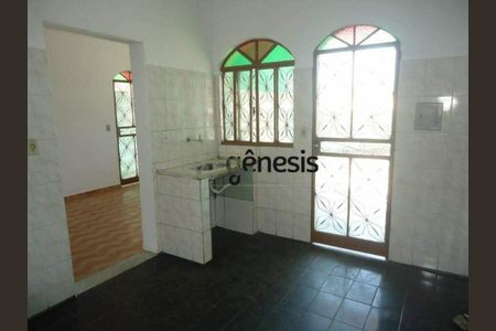 Casa à venda com 4 quartos, 441m² em Estrela do Oriente, Belo Horizonte