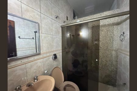 Casa à venda com 221m², 3 quartos e 4 vagas