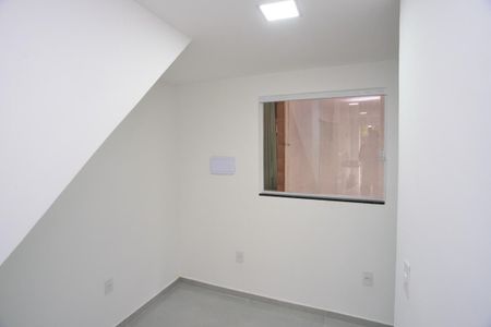 Sala de casa de condomínio para alugar com 2 quartos, 52m² em Barra da Tijuca, Rio de Janeiro