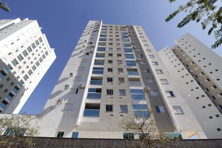 Apartamento para alugar com 70m², 2 quartos e 2 vagasFachada