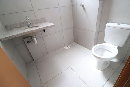 Apartamento para alugar com 70m², 2 quartos e 2 vagasBanheiro do Quarto 2