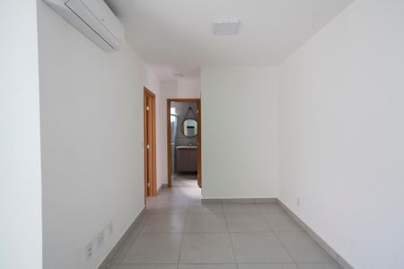 Apartamento para alugar com 70m², 2 quartos e 2 vagasSala