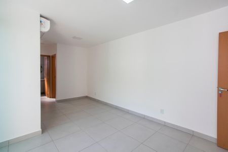 Apartamento para alugar com 70m², 2 quartos e 2 vagasSala