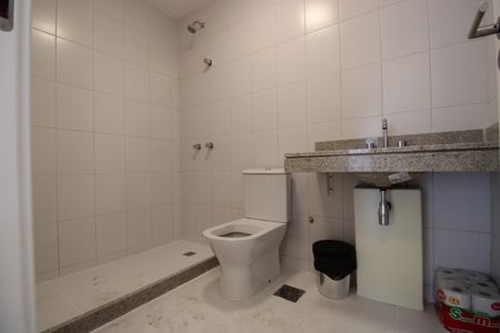 Apartamento à venda com 126m², 4 quartos e 2 vagasBanheiro social