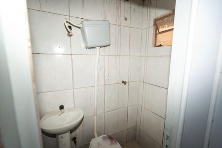 Banheiro de apartamento para alugar com 2 quartos, 36m² em Farrapos, Porto Alegre