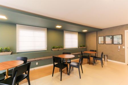 Apartamento para alugar com 37m², 2 quartos e sem vagaÁrea comum - Salão de festas