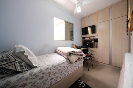 Casa à venda com 150m², 3 quartos e 7 vagasQuarto 2