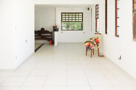 Casa para alugar com 5 quartos, 390m² em Stiep, Salvador