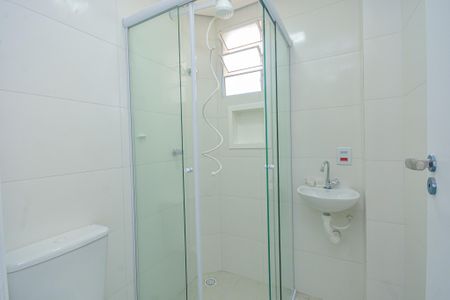 Banheiro de apartamento para alugar com 1 quarto, 50m² em Jardim Anhanguera, São Paulo