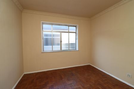 Sala de apartamento para alugar com 2 quartos, 75m² em Praia da Bandeira, Rio de Janeiro