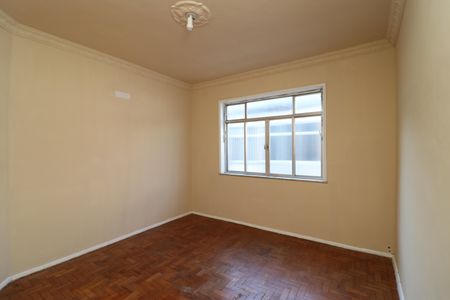 Sala de apartamento para alugar com 2 quartos, 75m² em Praia da Bandeira, Rio de Janeiro