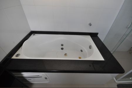 Casa à venda com 300m², 3 quartos e 5 vagasBanheiro da Suíte 2