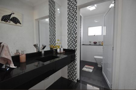 Casa à venda com 300m², 3 quartos e 5 vagasLavabo