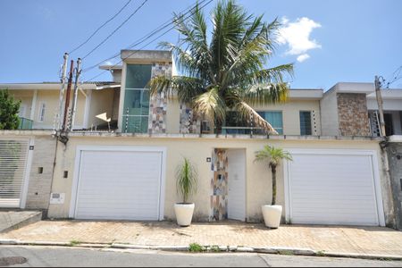 Casa à venda com 300m², 3 quartos e 5 vagasFachada