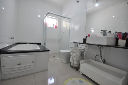 Casa à venda com 300m², 3 quartos e 5 vagasBanheiro da Suíte 3