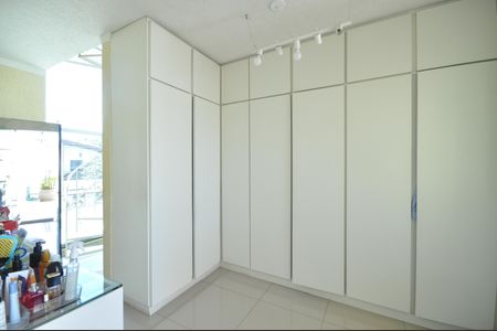 Casa à venda com 250m², 3 quartos e 5 vagasCloset
