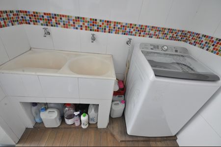 Casa à venda com 300m², 3 quartos e 5 vagasÁrea de Serviço