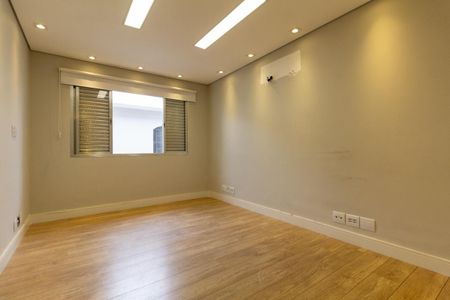 Casa para alugar com 250m², 3 quartos e 3 vagas Casa para alugar com 250m², 3 quartos e 3 vagasQuarto 2