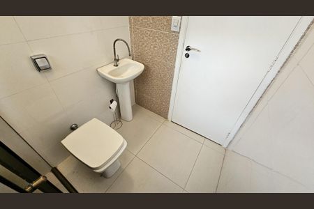 Casa para alugar com 250m², 3 quartos e 3 vagas Casa para alugar com 250m², 3 quartos e 3 vagasBanheiro 2