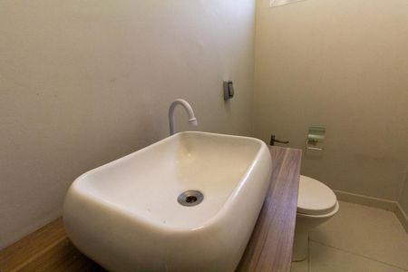 Casa para alugar com 250m², 3 quartos e 3 vagas Casa para alugar com 250m², 3 quartos e 3 vagasLavabo 1