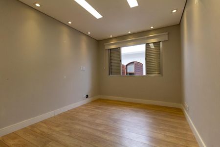 Casa para alugar com 250m², 3 quartos e 3 vagas Casa para alugar com 250m², 3 quartos e 3 vagasQuarto 2