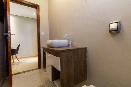 Casa para alugar com 250m², 3 quartos e 3 vagas Casa para alugar com 250m², 3 quartos e 3 vagasLavabo 1