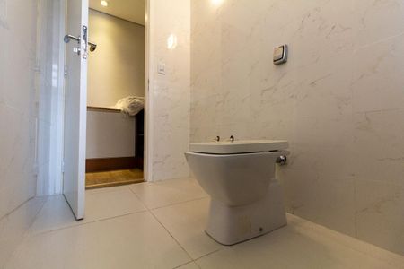 Casa para alugar com 250m², 3 quartos e 3 vagas Casa para alugar com 250m², 3 quartos e 3 vagasBanheiro 1