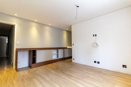 Casa para alugar com 250m², 3 quartos e 3 vagas Casa para alugar com 250m², 3 quartos e 3 vagasQuarto 1