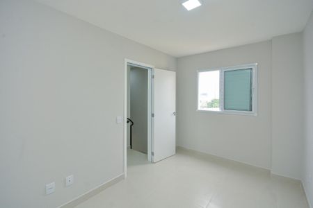 Quarto 2 de apartamento para alugar com 2 quartos, 65m² em Jardim Anhanguera, São Paulo