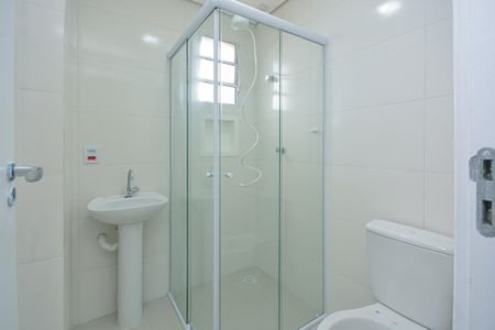 Banheiro de apartamento para alugar com 2 quartos, 65m² em Jardim Anhanguera, São Paulo