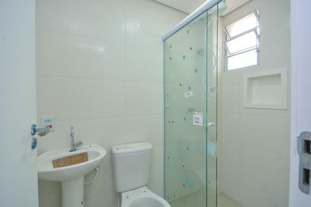 Banheiro de apartamento para alugar com 1 quarto, 50m² em Jardim Anhanguera, São Paulo