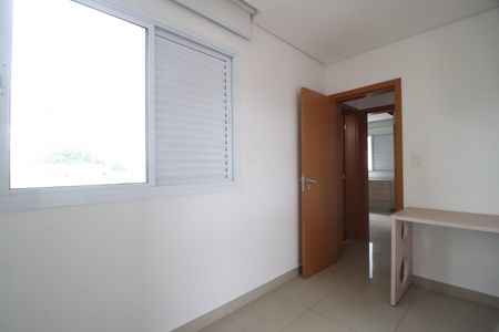 Apartamento para alugar com 105m², 3 quartos e 2 vagasQuarto 2